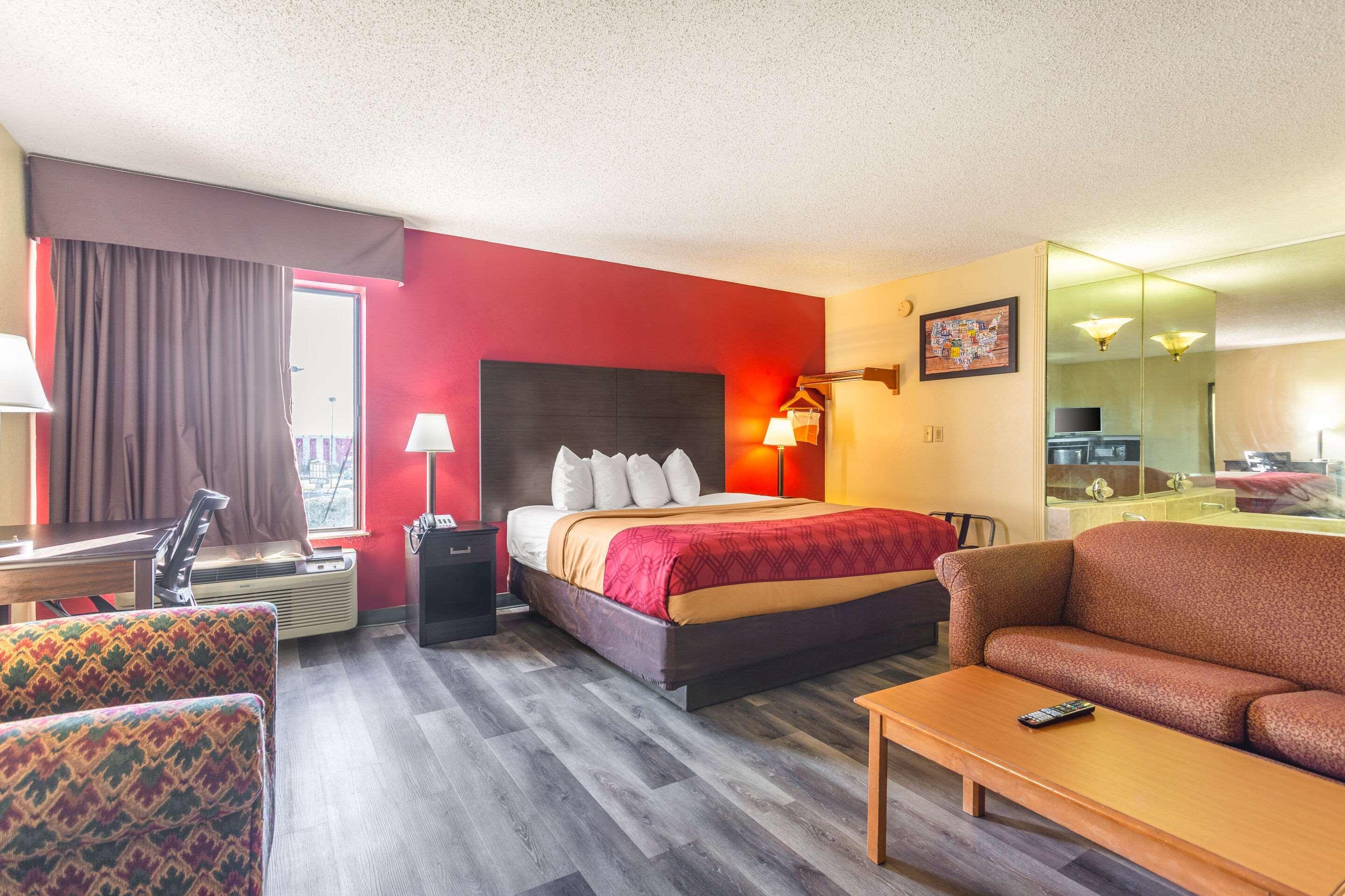 Econo Lodge & Suites Clarksville Exteriör bild