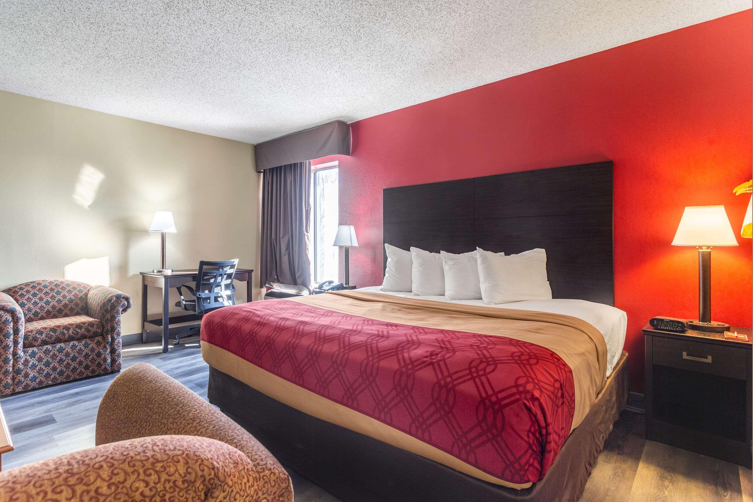 Econo Lodge & Suites Clarksville Exteriör bild