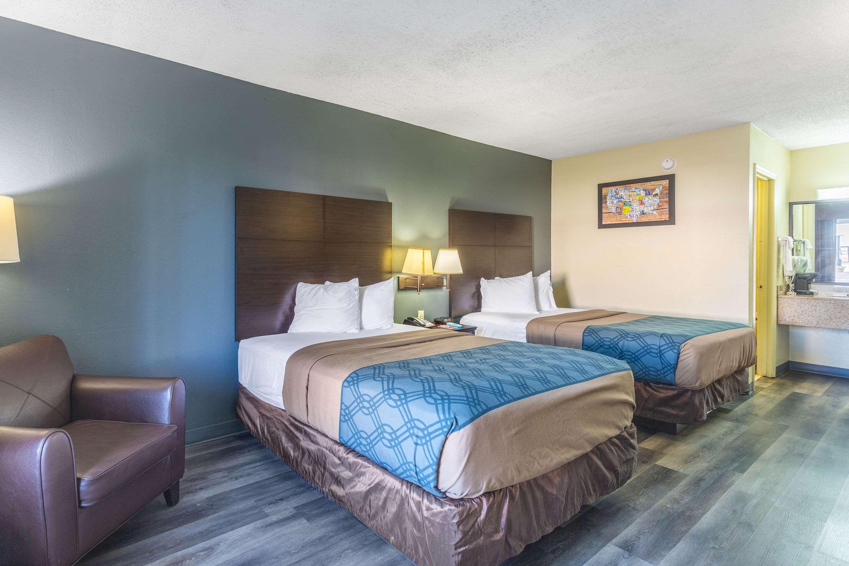 Econo Lodge & Suites Clarksville Exteriör bild