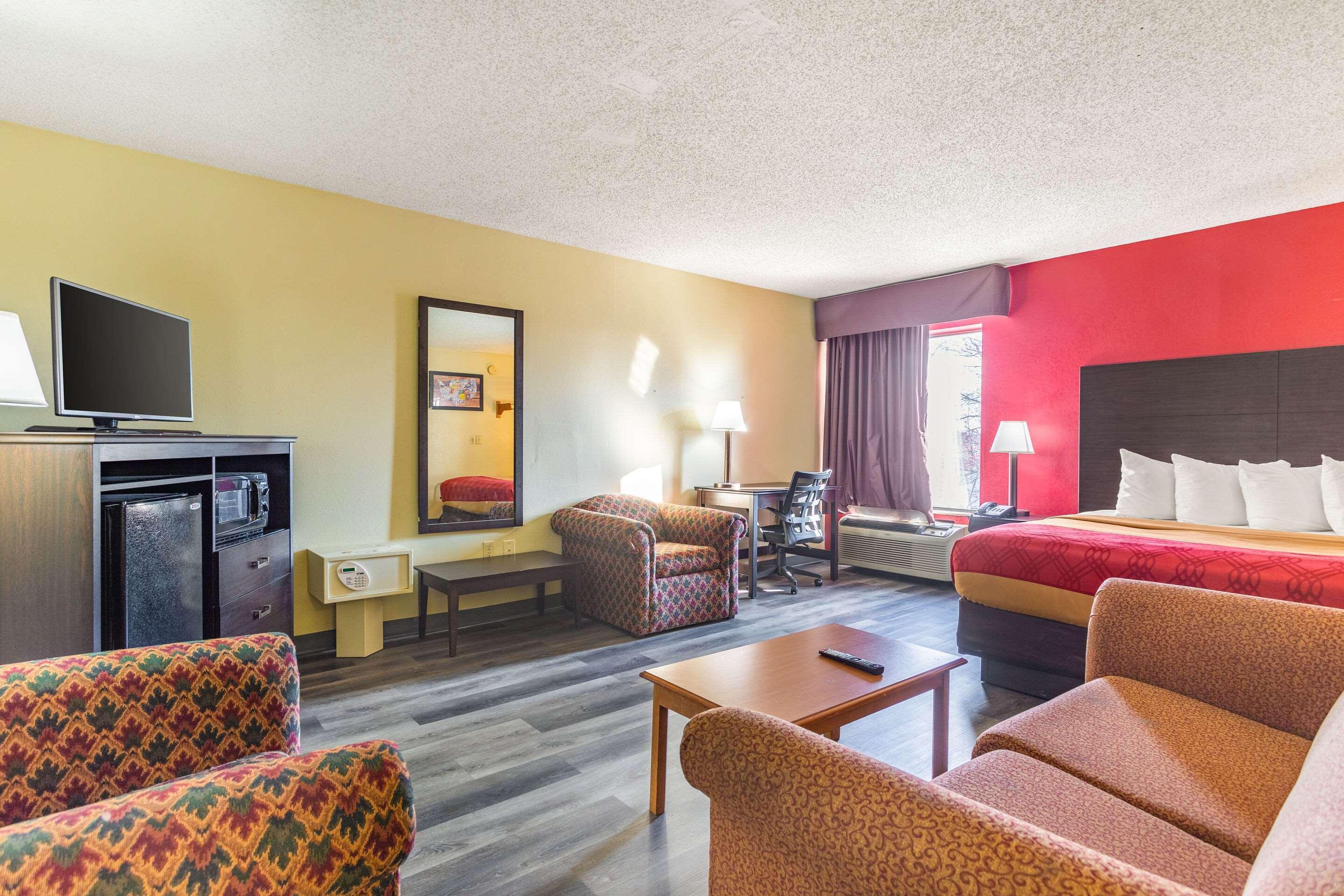Econo Lodge & Suites Clarksville Exteriör bild