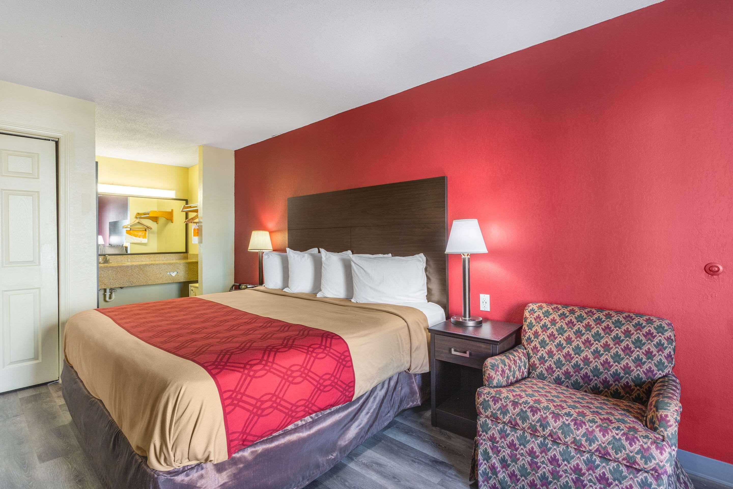 Econo Lodge & Suites Clarksville Exteriör bild