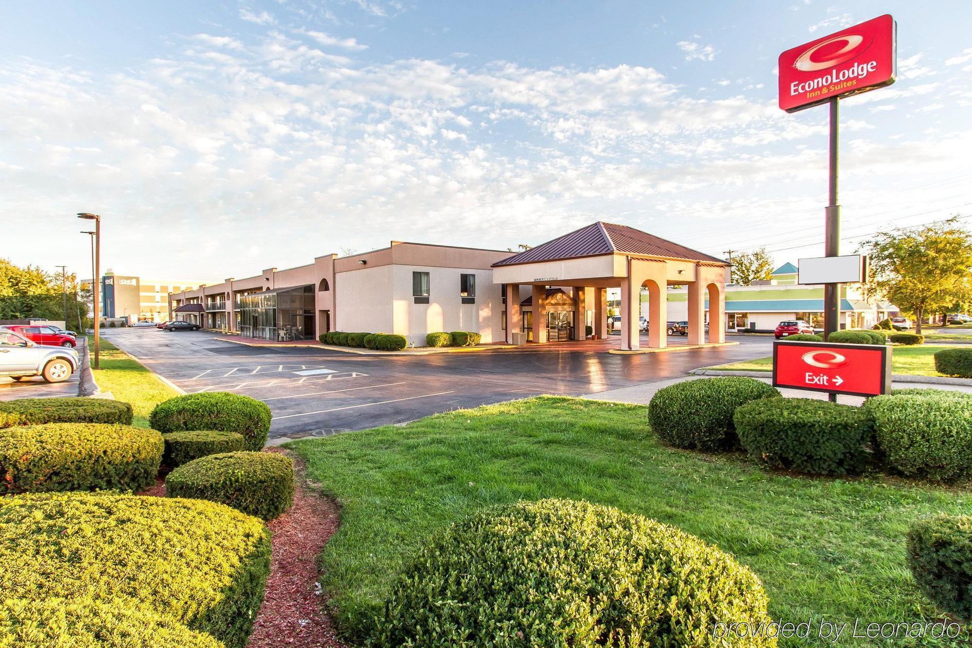 Econo Lodge & Suites Clarksville Exteriör bild