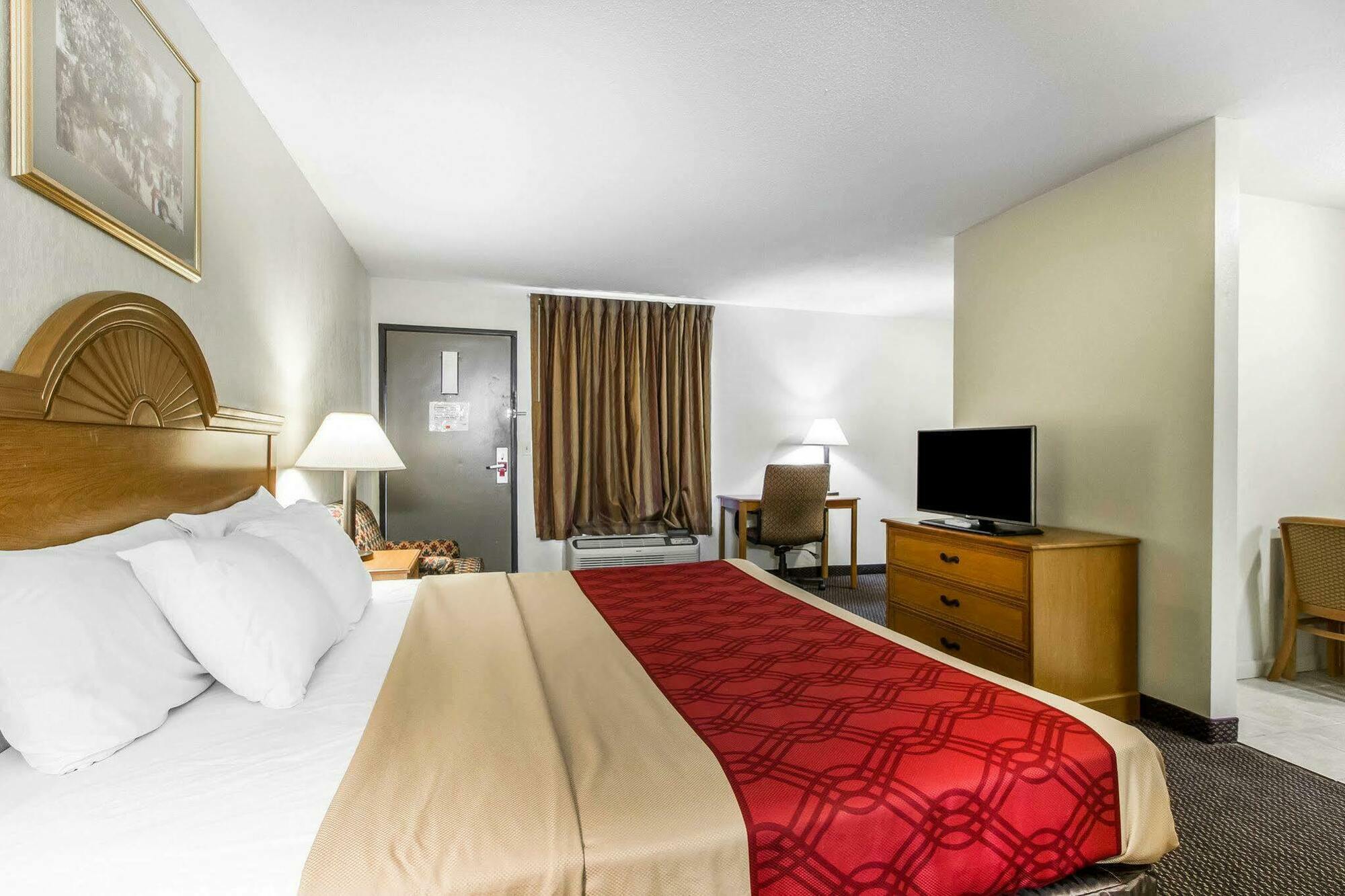 Econo Lodge & Suites Clarksville Exteriör bild